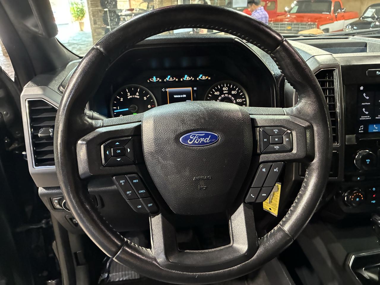 Ford F-150 2WD SuperCrew 139" XLT 2018