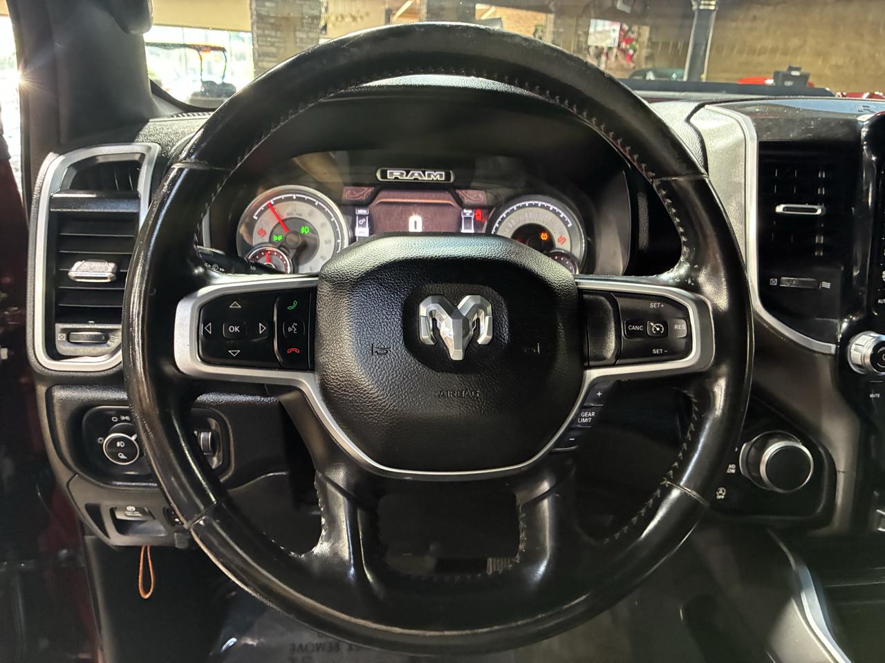 RAM 1500 Big Horn 4x4 Crew Cab 5'7" Box 2021
