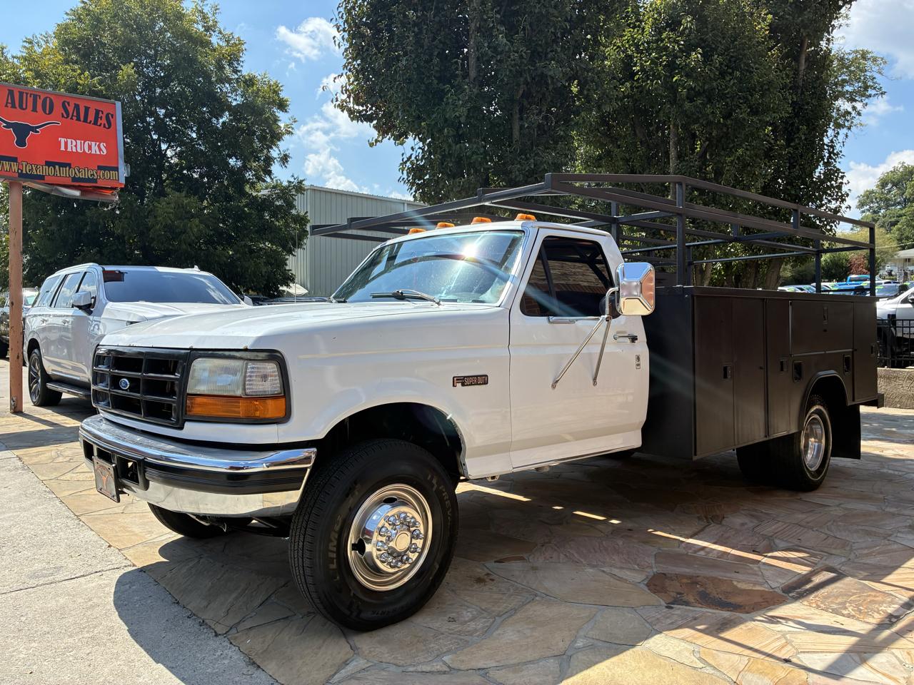 Ford Super Duty F-350 DRW 2WD Reg Cab 137" XLT 1996
