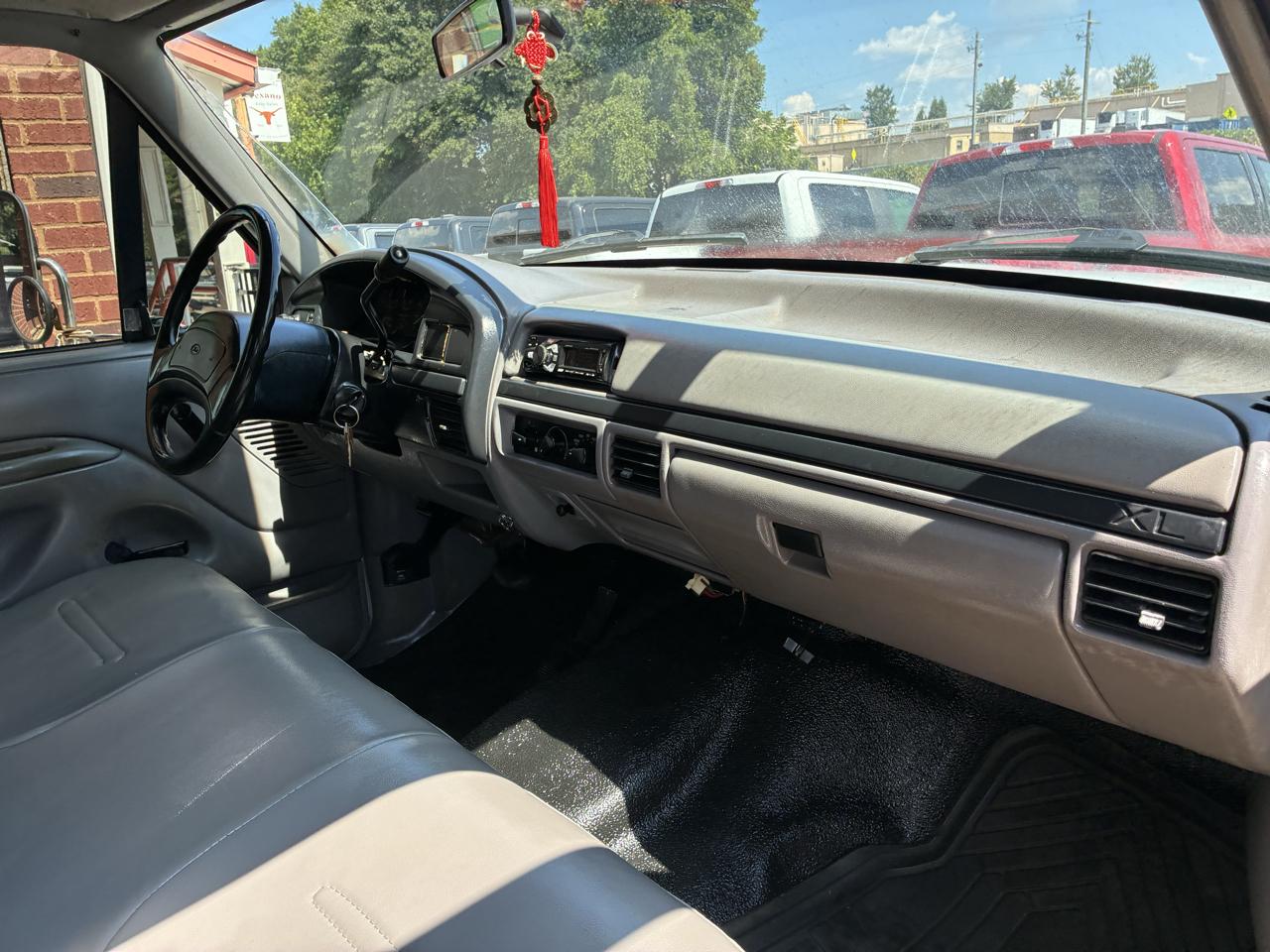 Ford Super Duty F-350 DRW 2WD Reg Cab 137" XLT 1996