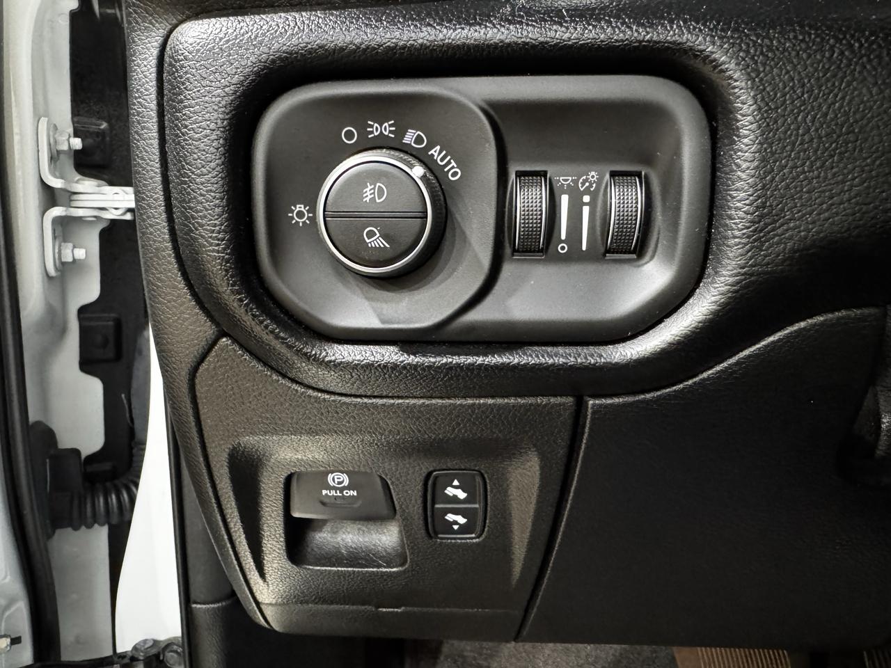 RAM 1500 Big Horn/Lone Star 4x2 Crew Cab 5'7" Box 2019