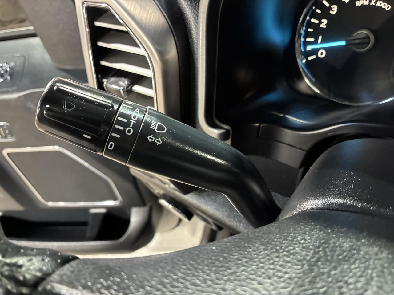 Ford F-150 4WD SuperCrew 157" Platinum 2018