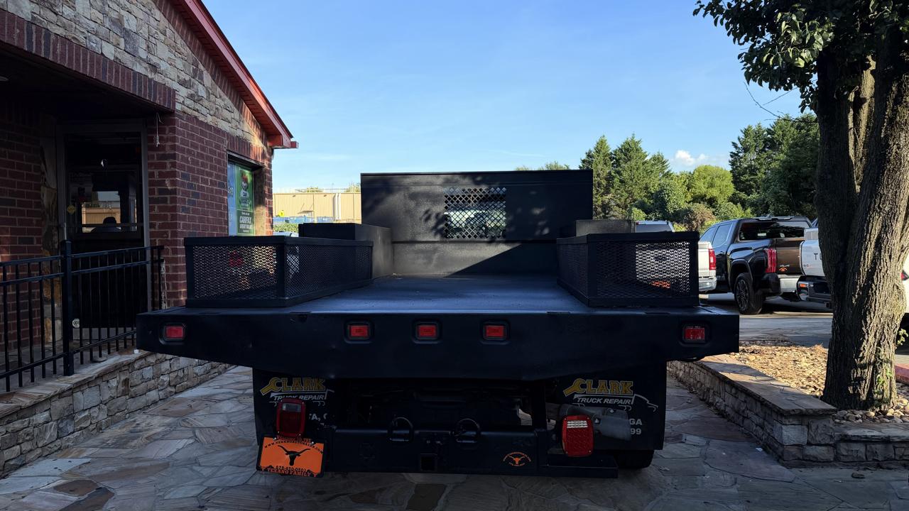 Ford Super Duty F-450 DRW 2WD Crew Cab 200" WB 84" CA Lariat 2016