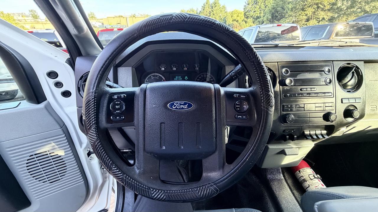 Ford Super Duty F-450 DRW 2WD Crew Cab 200" WB 84" CA Lariat 2016