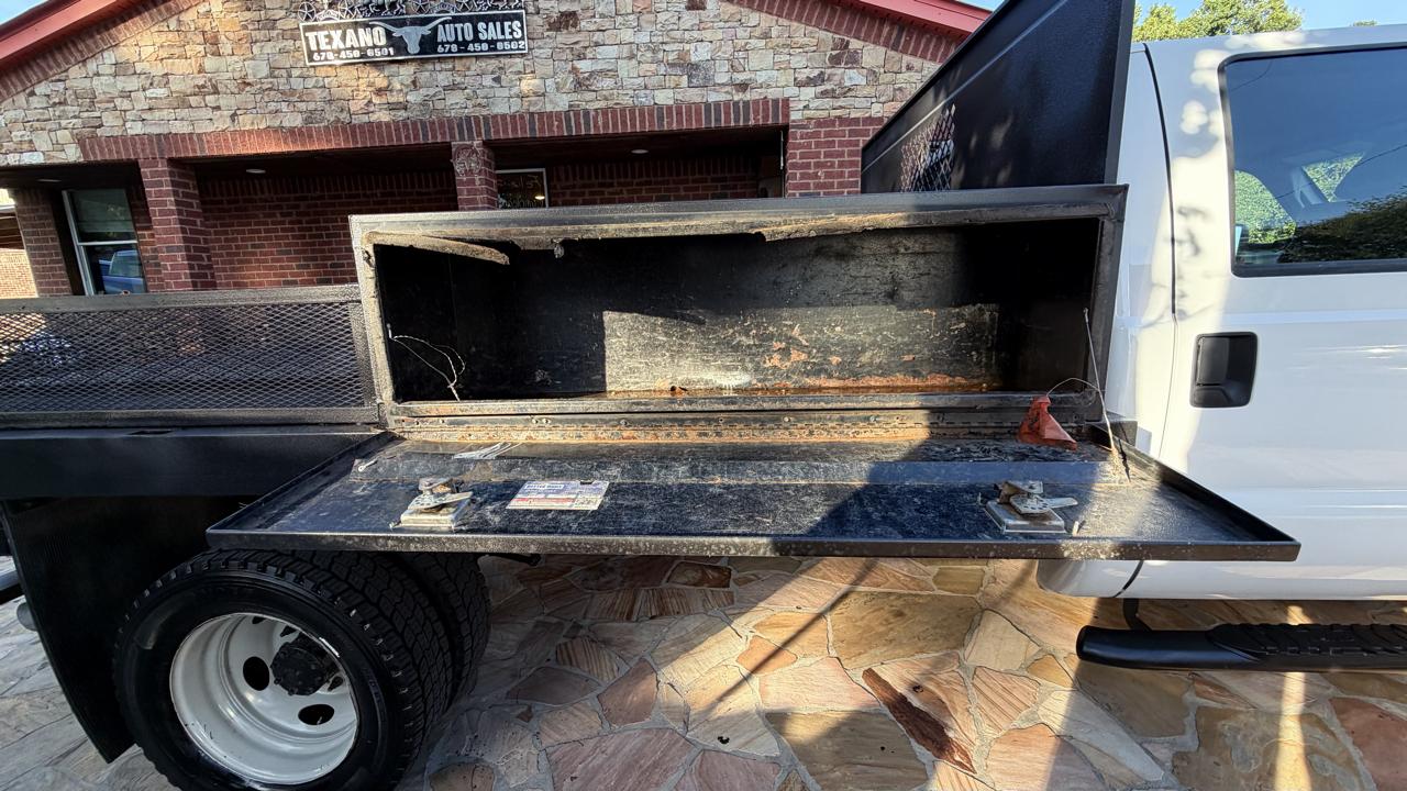 Ford Super Duty F-450 DRW 2WD Crew Cab 200" WB 84" CA Lariat 2016
