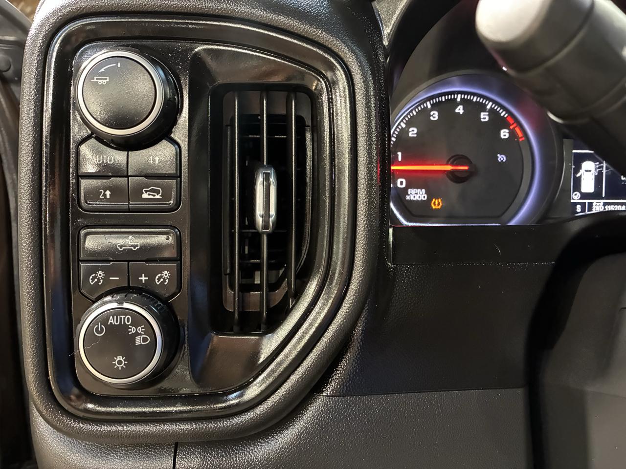 Chevrolet Silverado 1500 4WD Crew Cab 157" Custom 2019