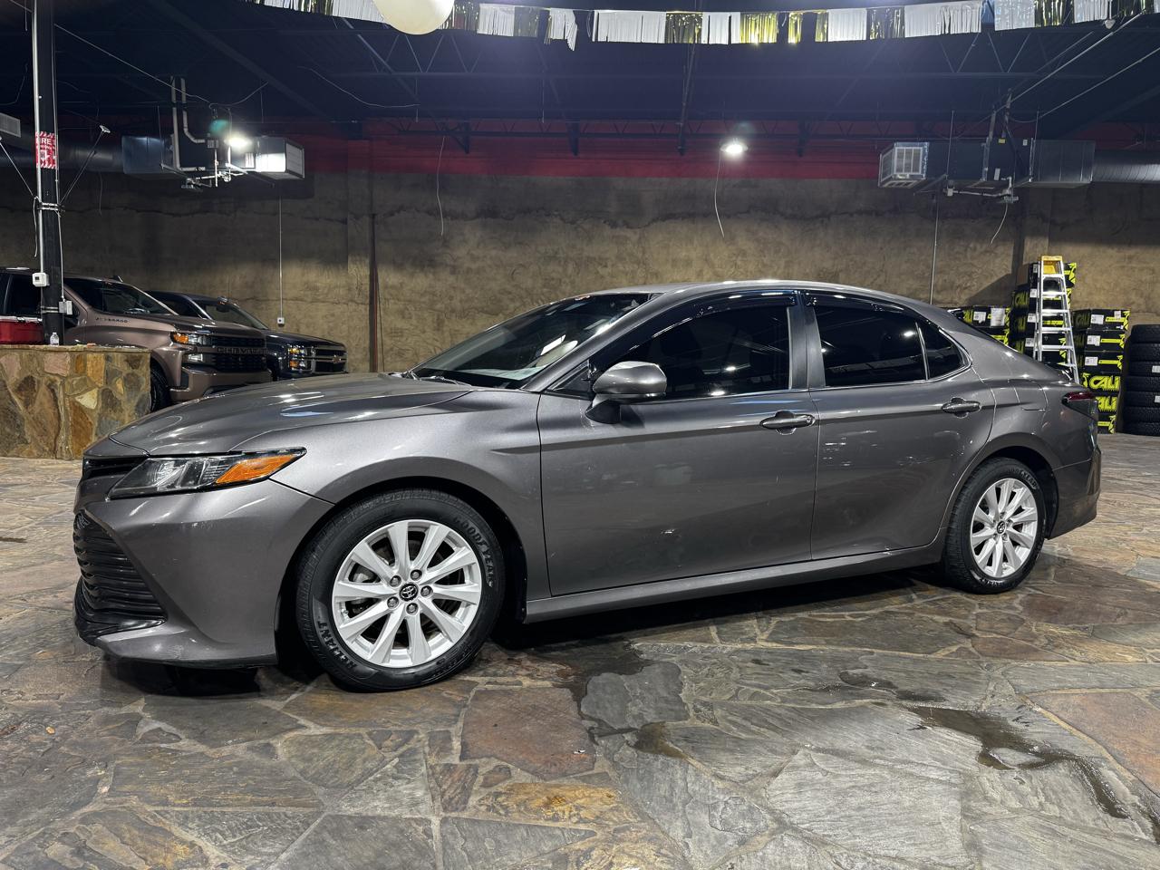 Toyota Camry XLE Auto (Natl) 2019