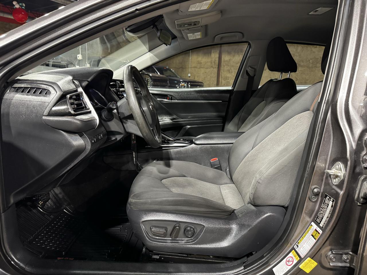 Toyota Camry XLE Auto (Natl) 2019