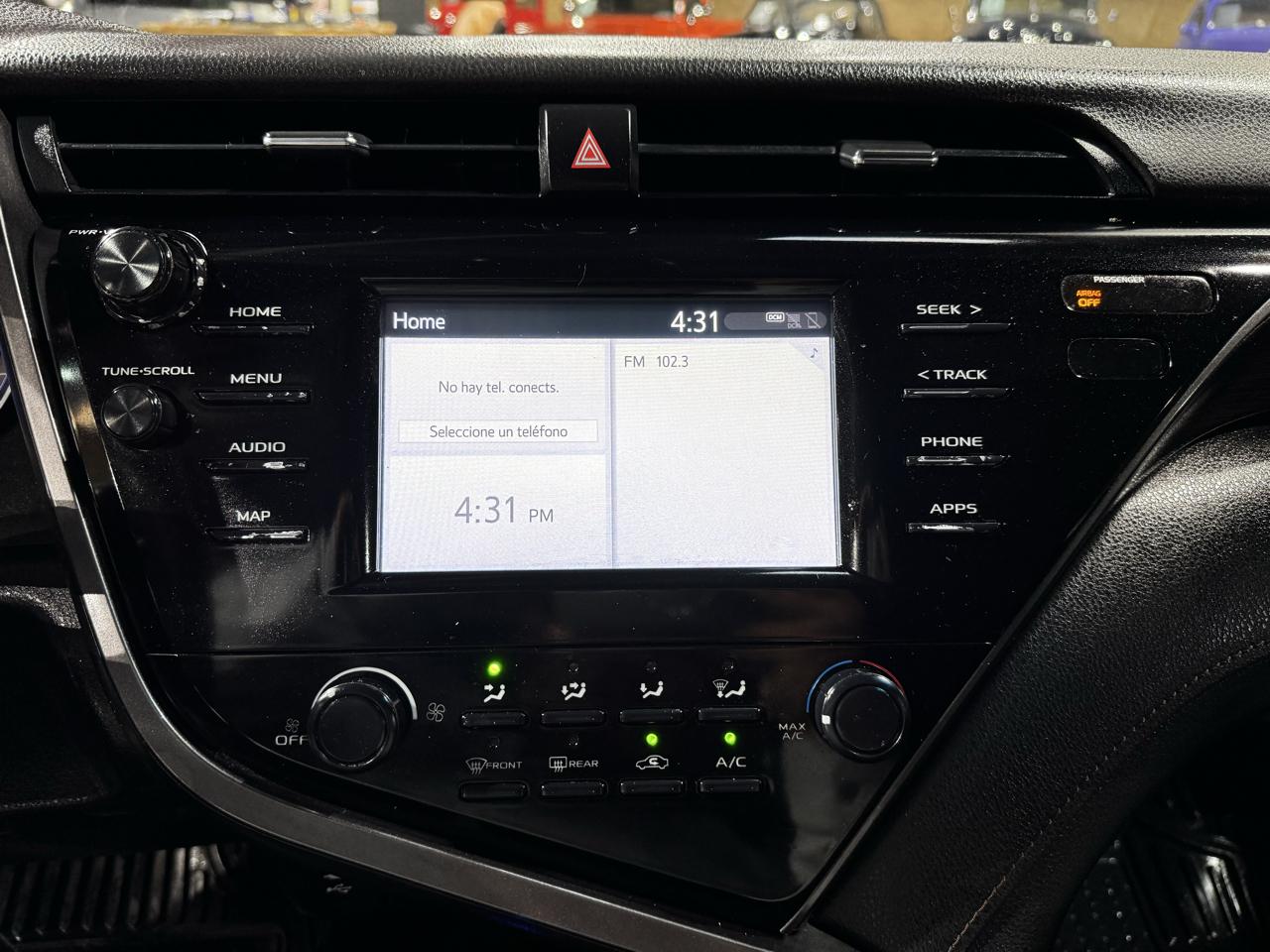 Toyota Camry XLE Auto (Natl) 2019