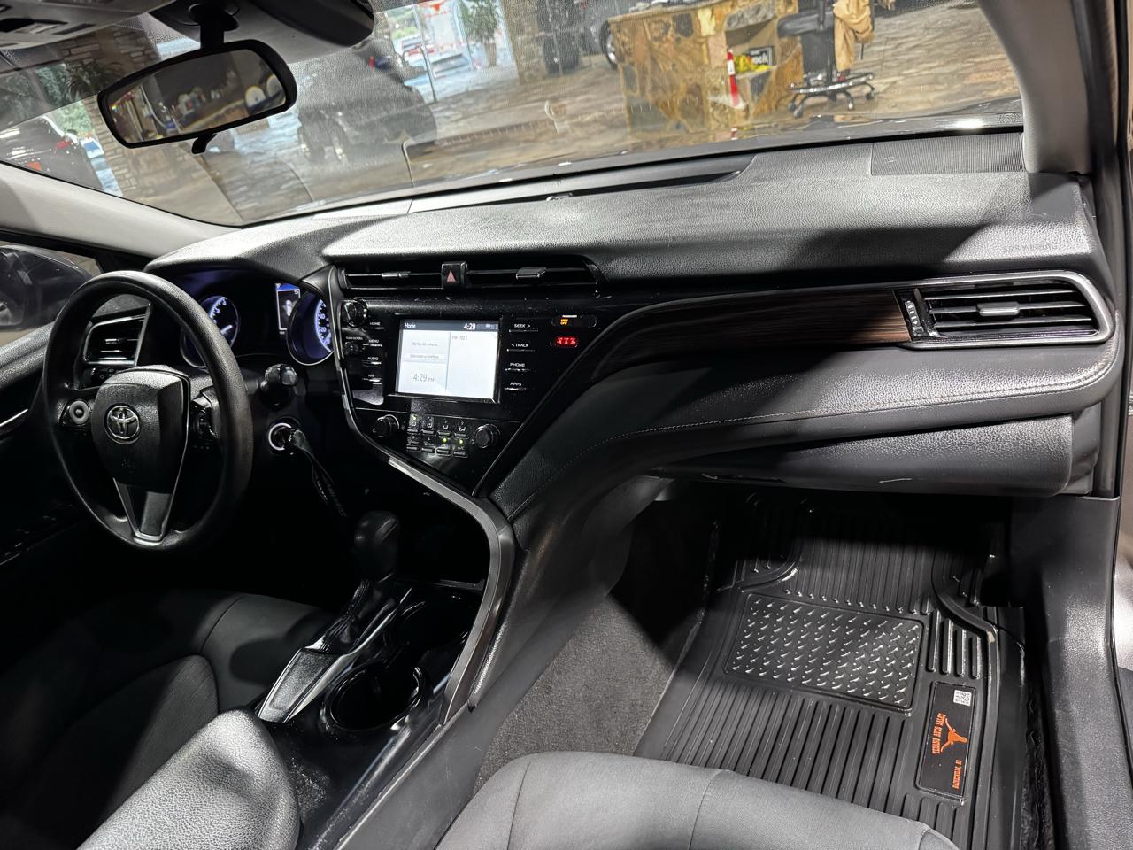 Toyota Camry XLE Auto (Natl) 2019