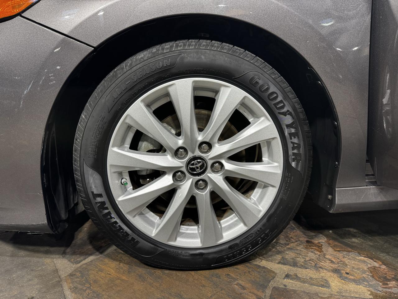 Toyota Camry XLE Auto (Natl) 2019