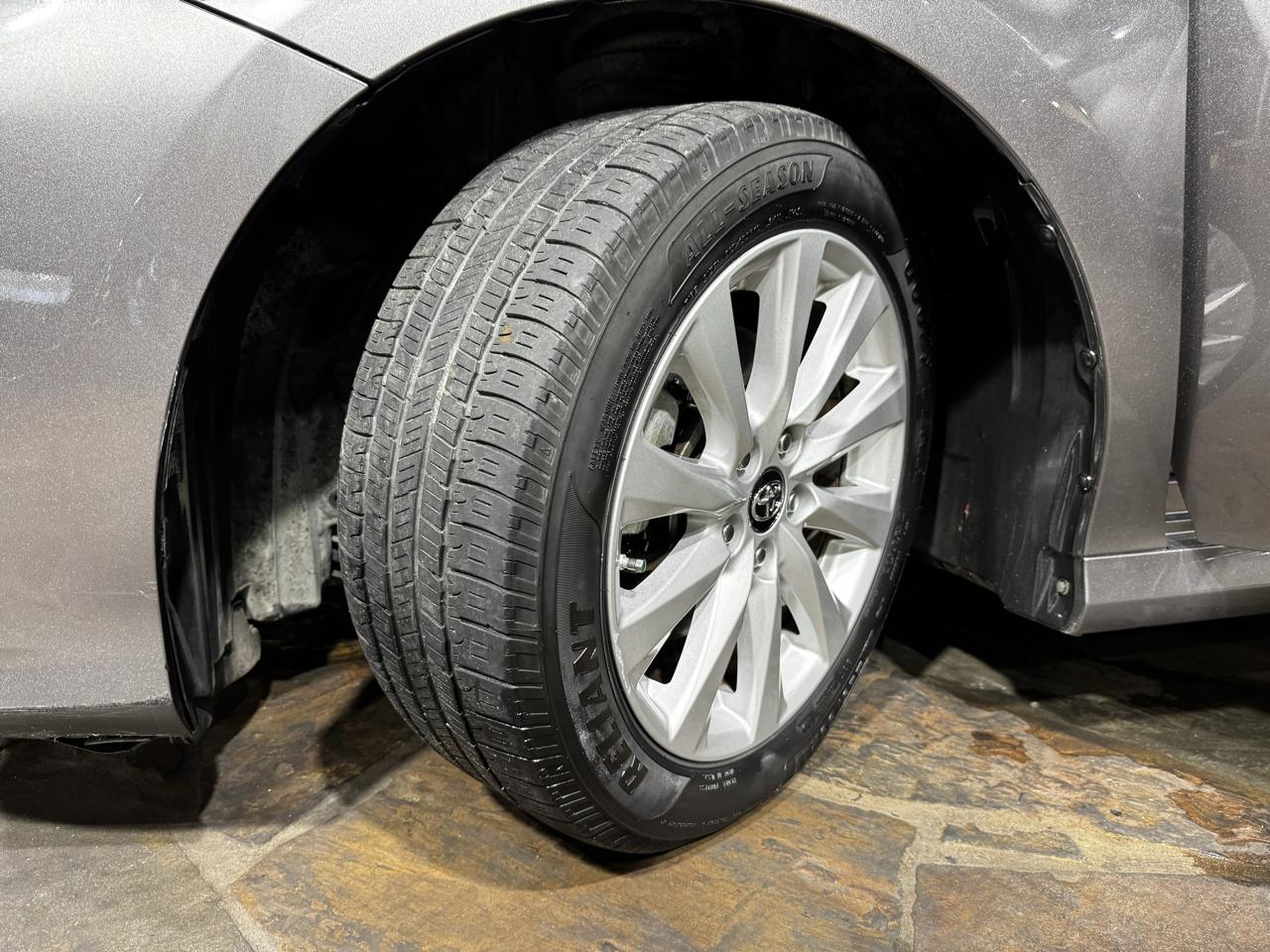 Toyota Camry XLE Auto (Natl) 2019