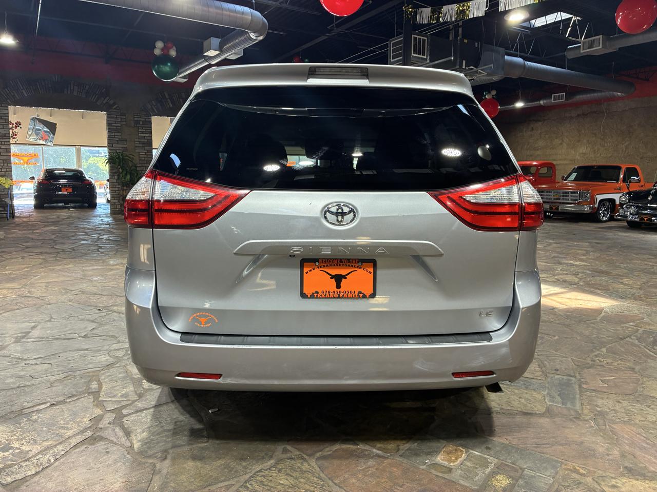 Toyota Sienna 5dr 8-Pass Van LE FWD (Natl) 2015