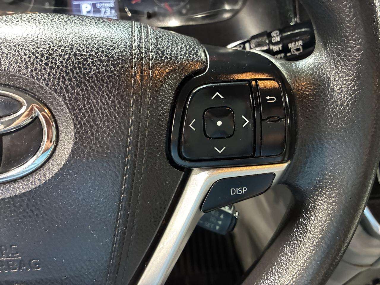 Toyota Sienna 5dr 8-Pass Van LE FWD (Natl) 2015