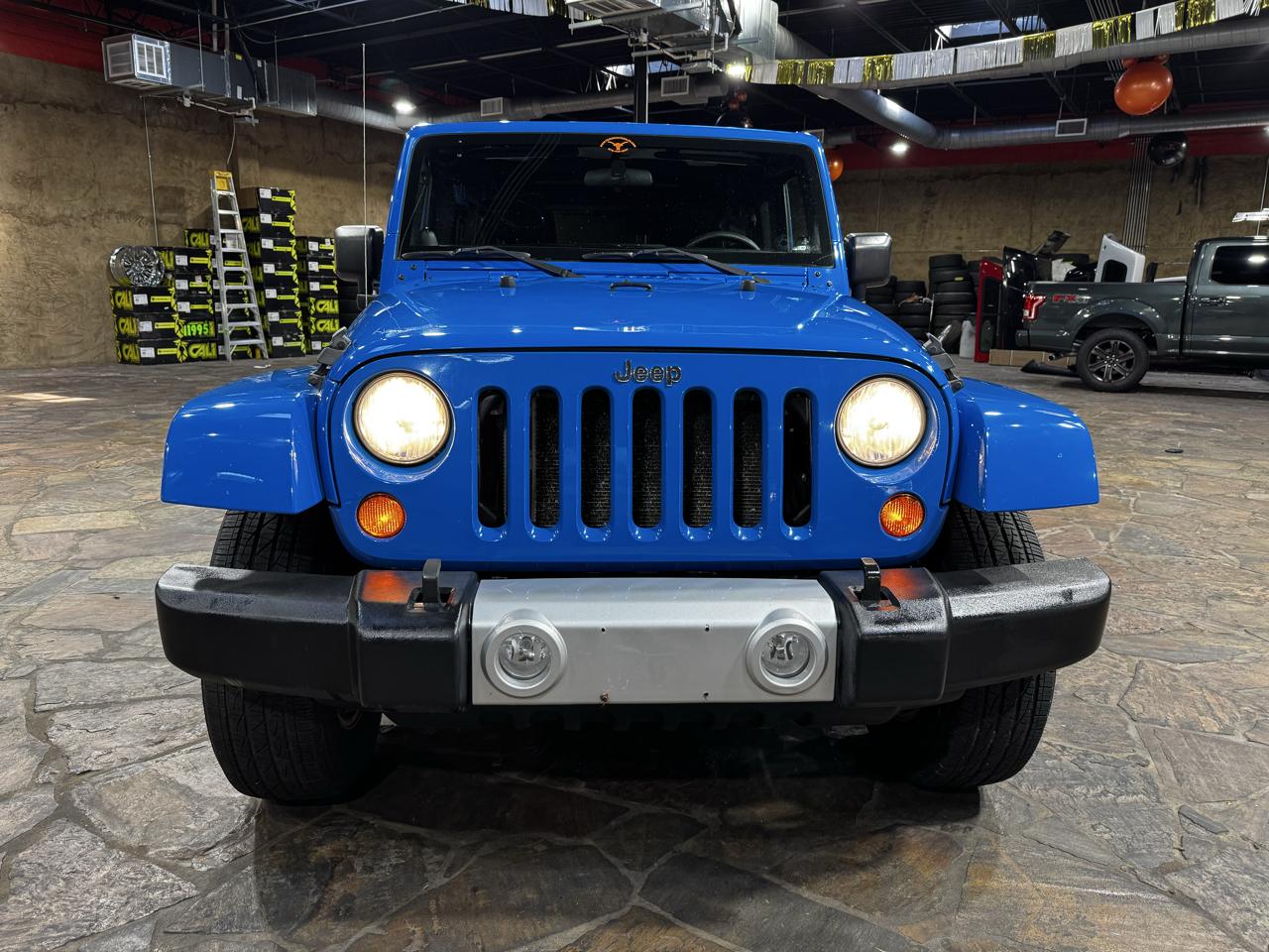 Jeep Wrangler Unlimited 4WD 4dr Sahara 2011