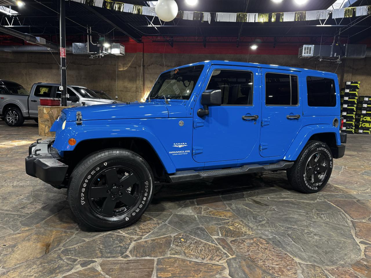 Jeep Wrangler Unlimited 4WD 4dr Sahara 2011
