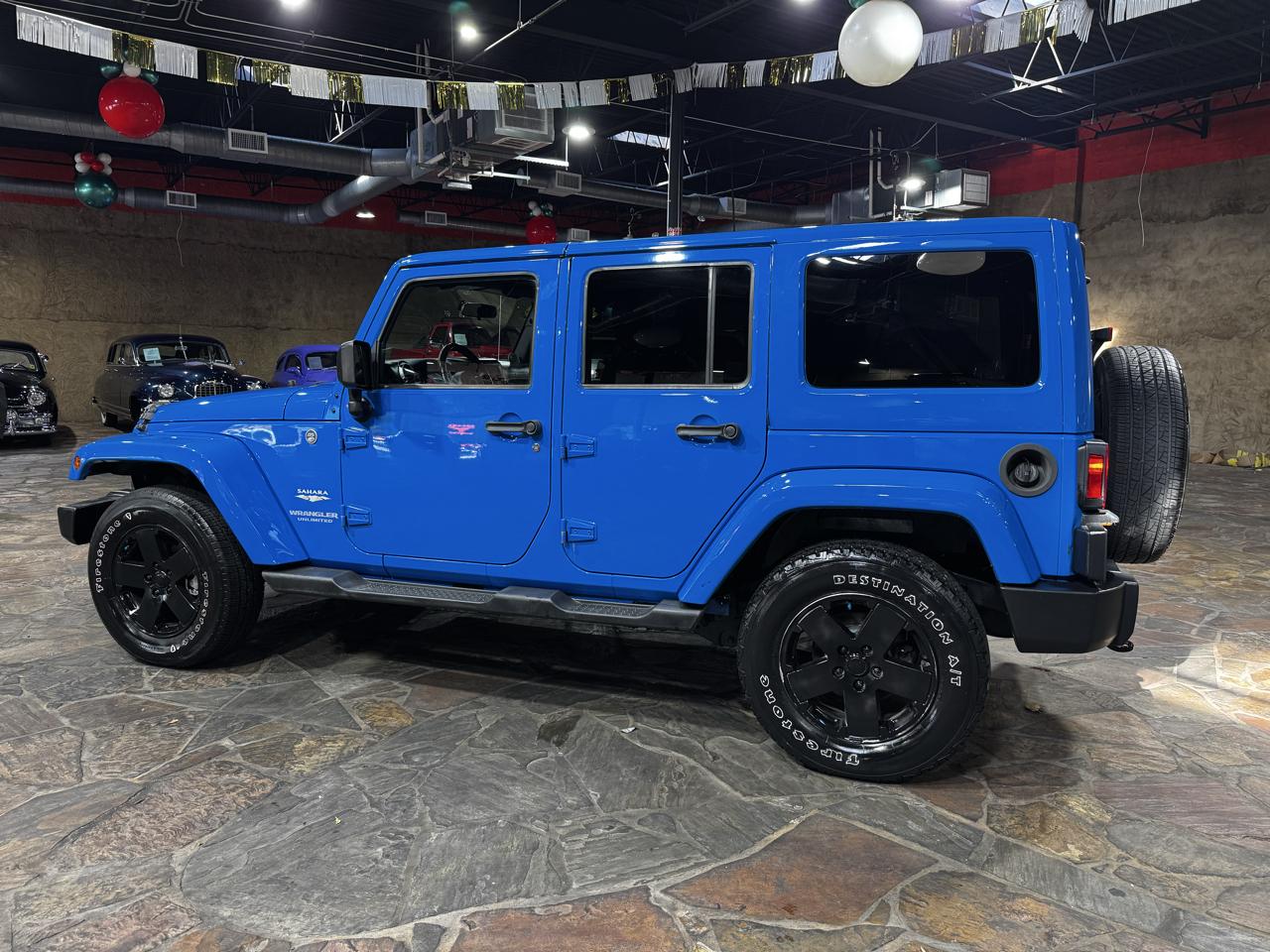 Jeep Wrangler Unlimited 4WD 4dr Sahara 2011