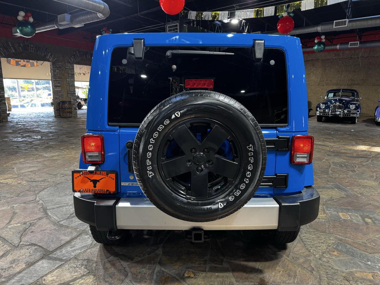 Jeep Wrangler Unlimited 4WD 4dr Sahara 2011