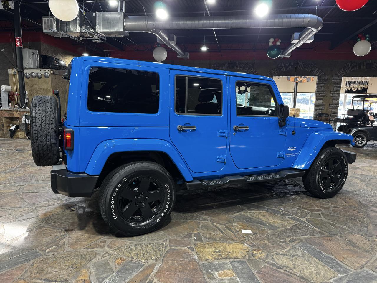 Jeep Wrangler Unlimited 4WD 4dr Sahara 2011
