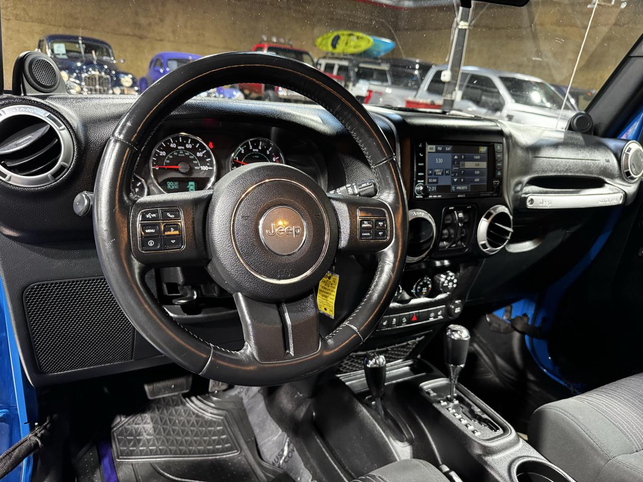 Jeep Wrangler Unlimited 4WD 4dr Sahara 2011