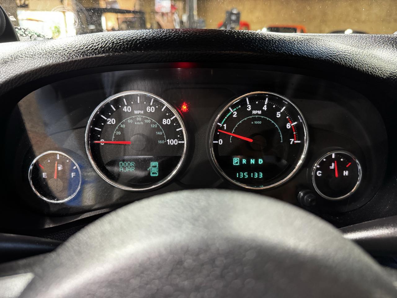 Jeep Wrangler Unlimited 4WD 4dr Sahara 2011