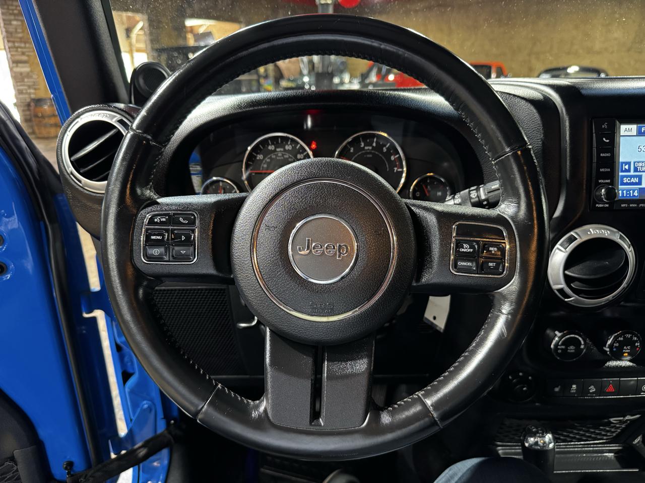 Jeep Wrangler Unlimited 4WD 4dr Sahara 2011