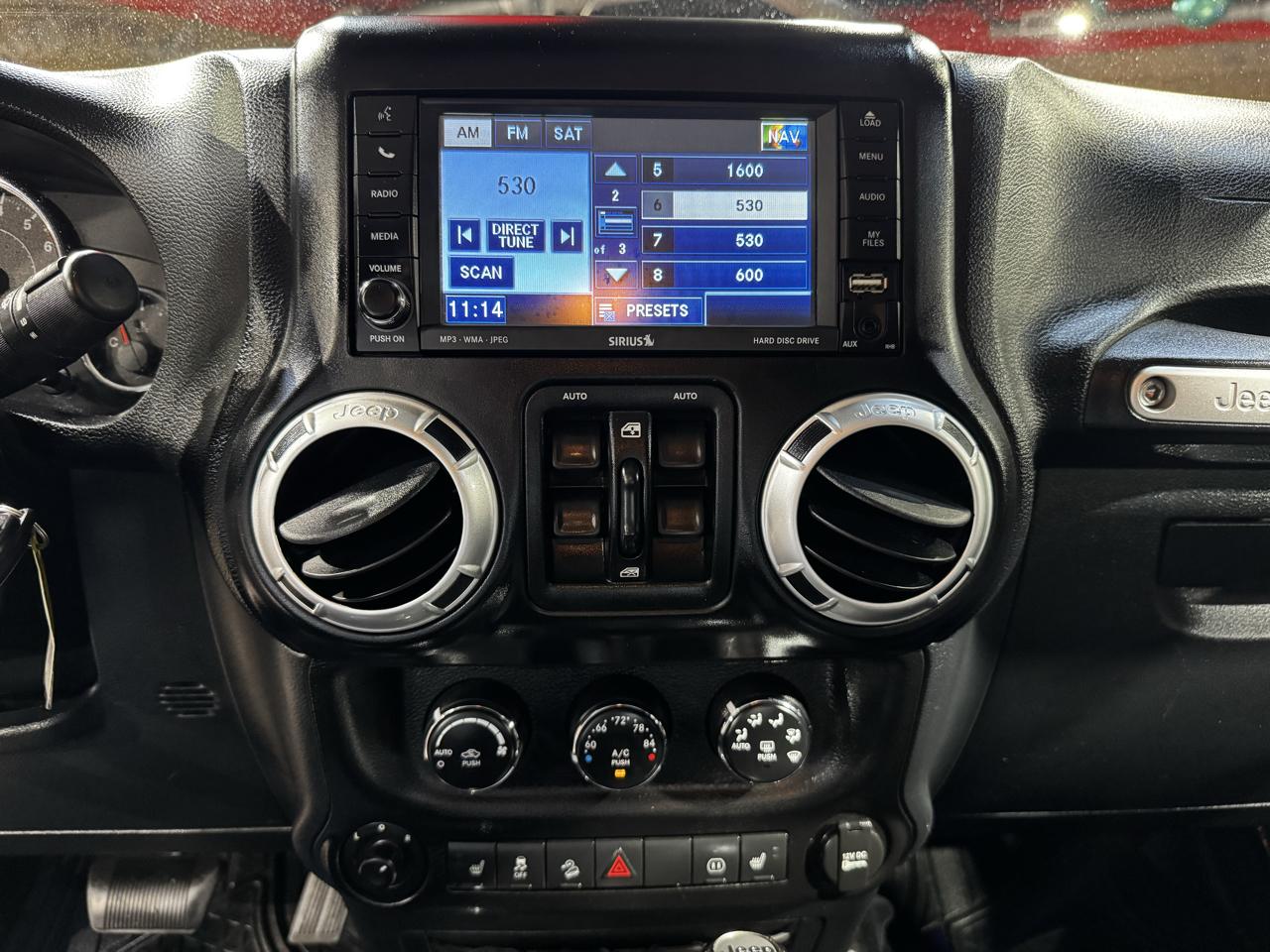 Jeep Wrangler Unlimited 4WD 4dr Sahara 2011