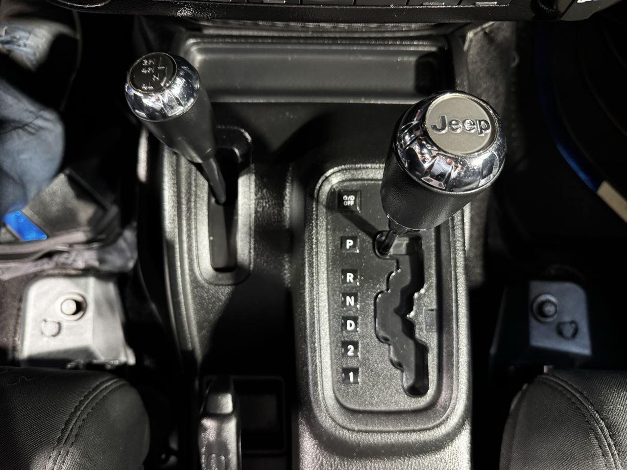 Jeep Wrangler Unlimited 4WD 4dr Sahara 2011