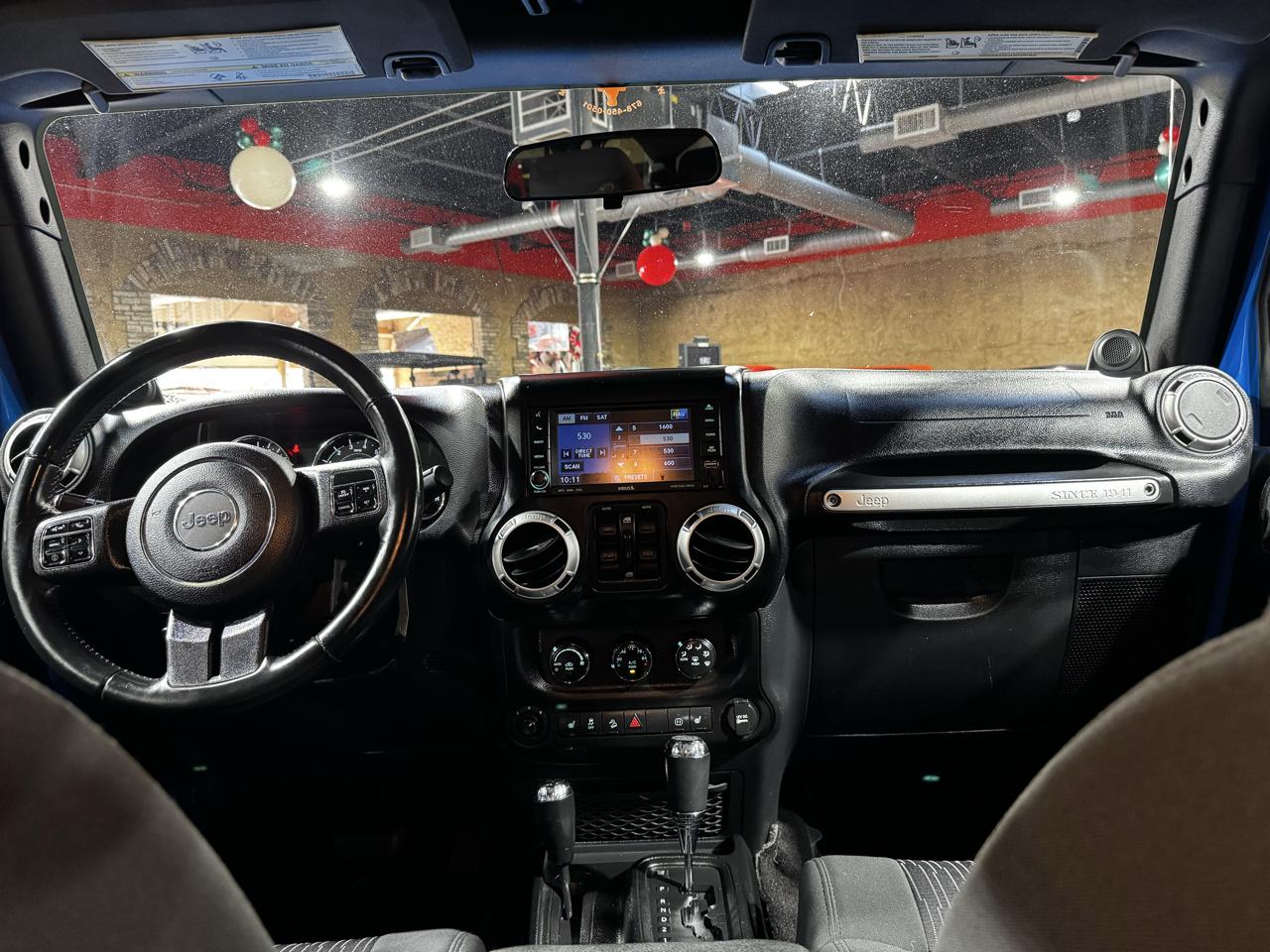Jeep Wrangler Unlimited 4WD 4dr Sahara 2011
