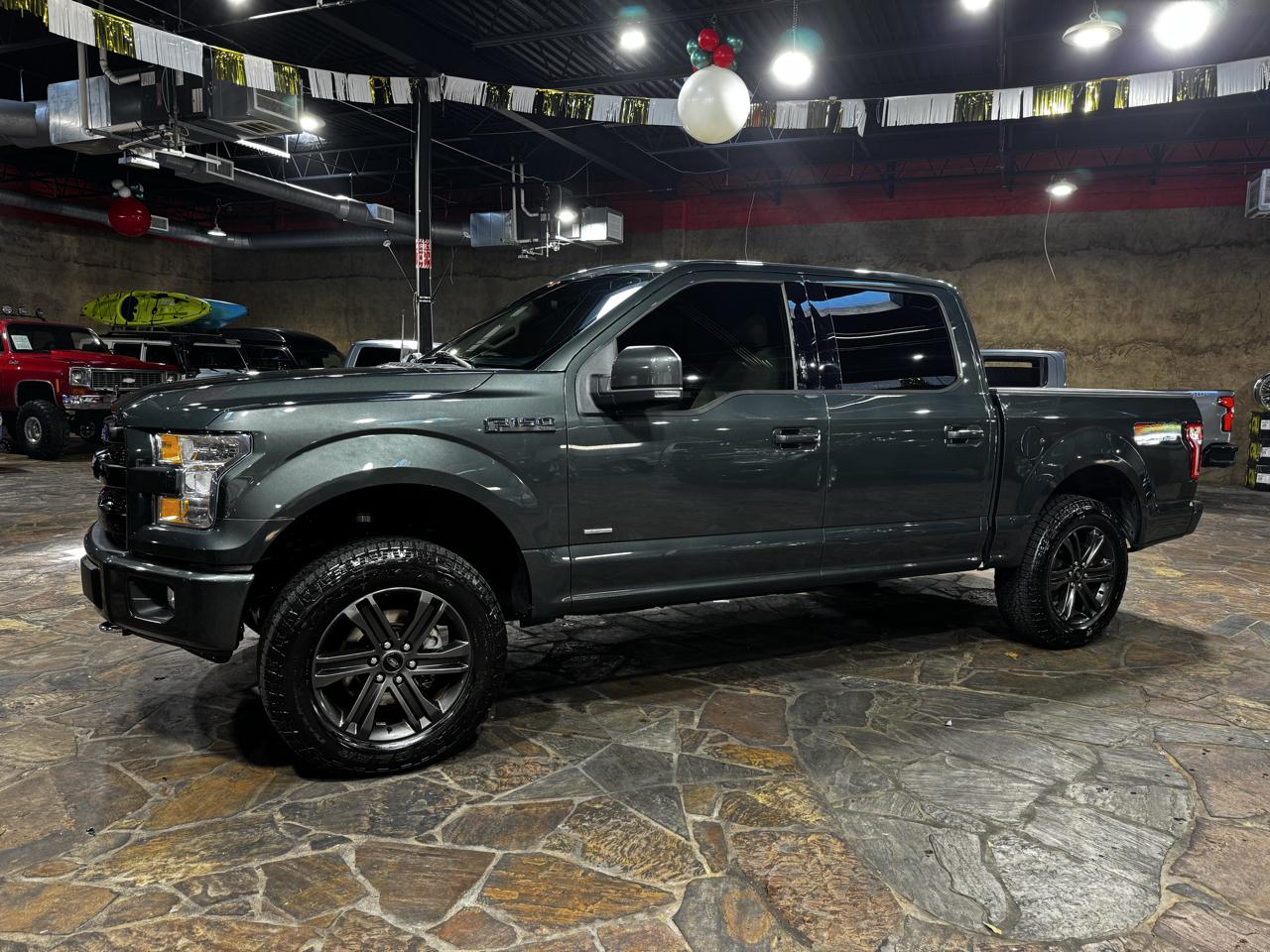 Ford F-150 4WD SuperCrew 145" Lariat 2015