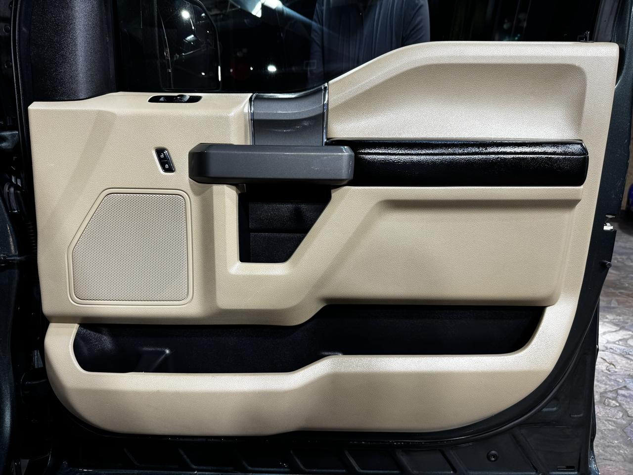 Ford F-150 4WD SuperCrew 145" Lariat 2015