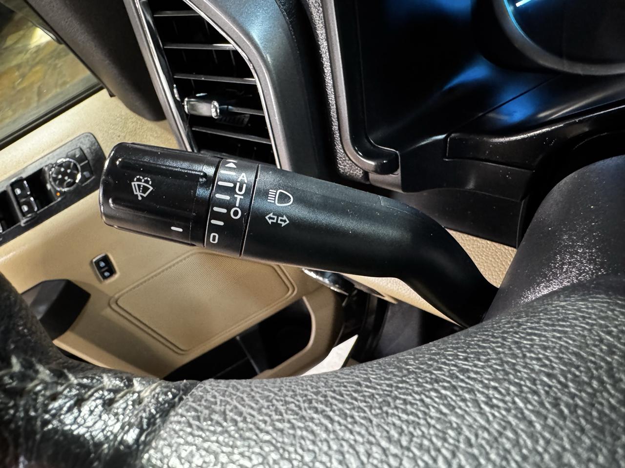 Ford F-150 4WD SuperCrew 145" Lariat 2015