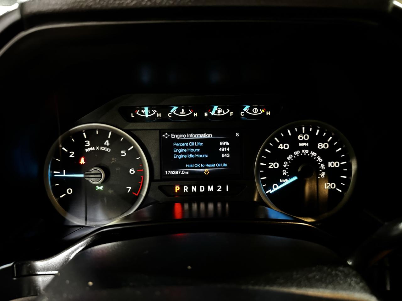 Ford F-150 4WD SuperCrew 145" Lariat 2015