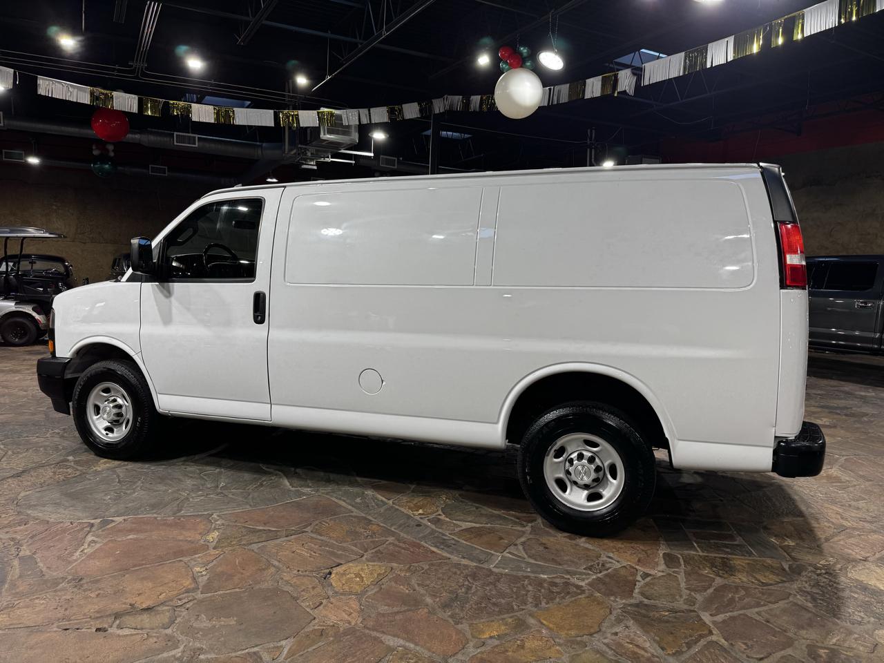 Chevrolet Express Cargo Van RWD 2500 135" 2020