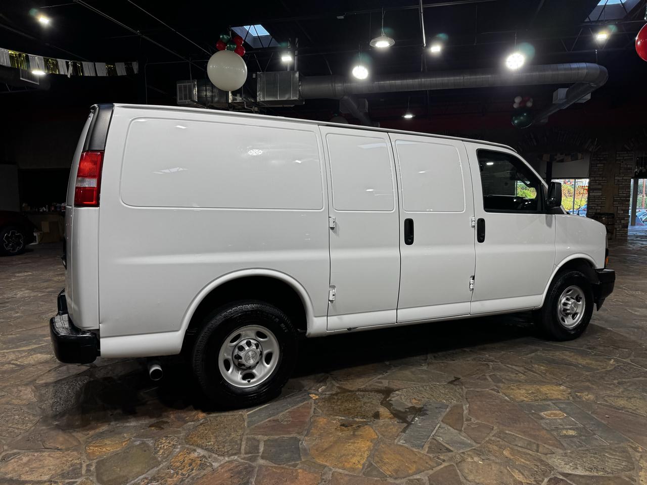 Chevrolet Express Cargo Van RWD 2500 135" 2020