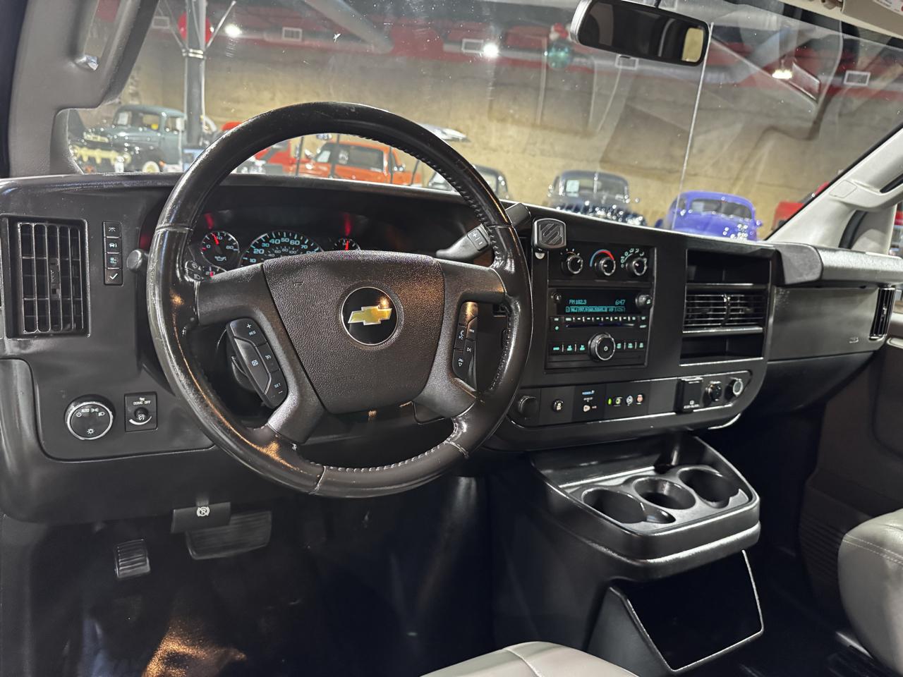 Chevrolet Express Cargo Van RWD 2500 135" 2020