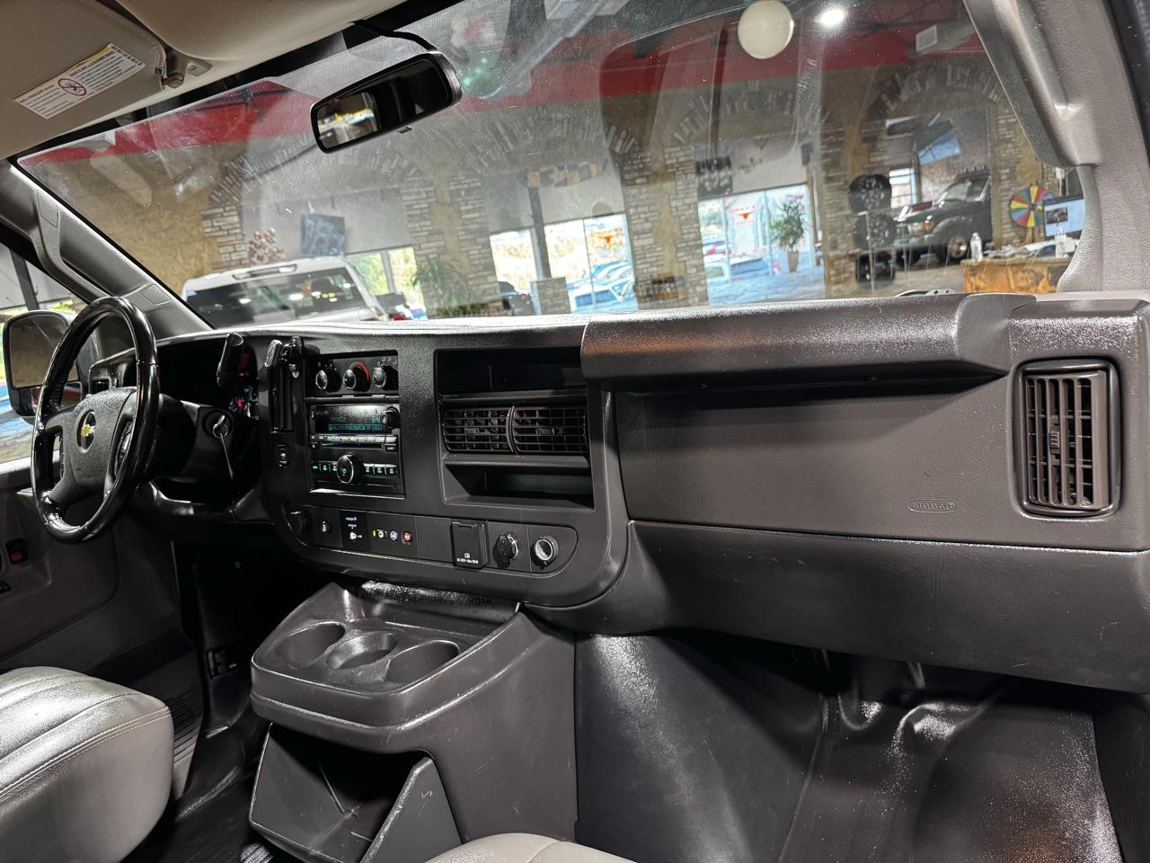 Chevrolet Express Cargo Van RWD 2500 135" 2020