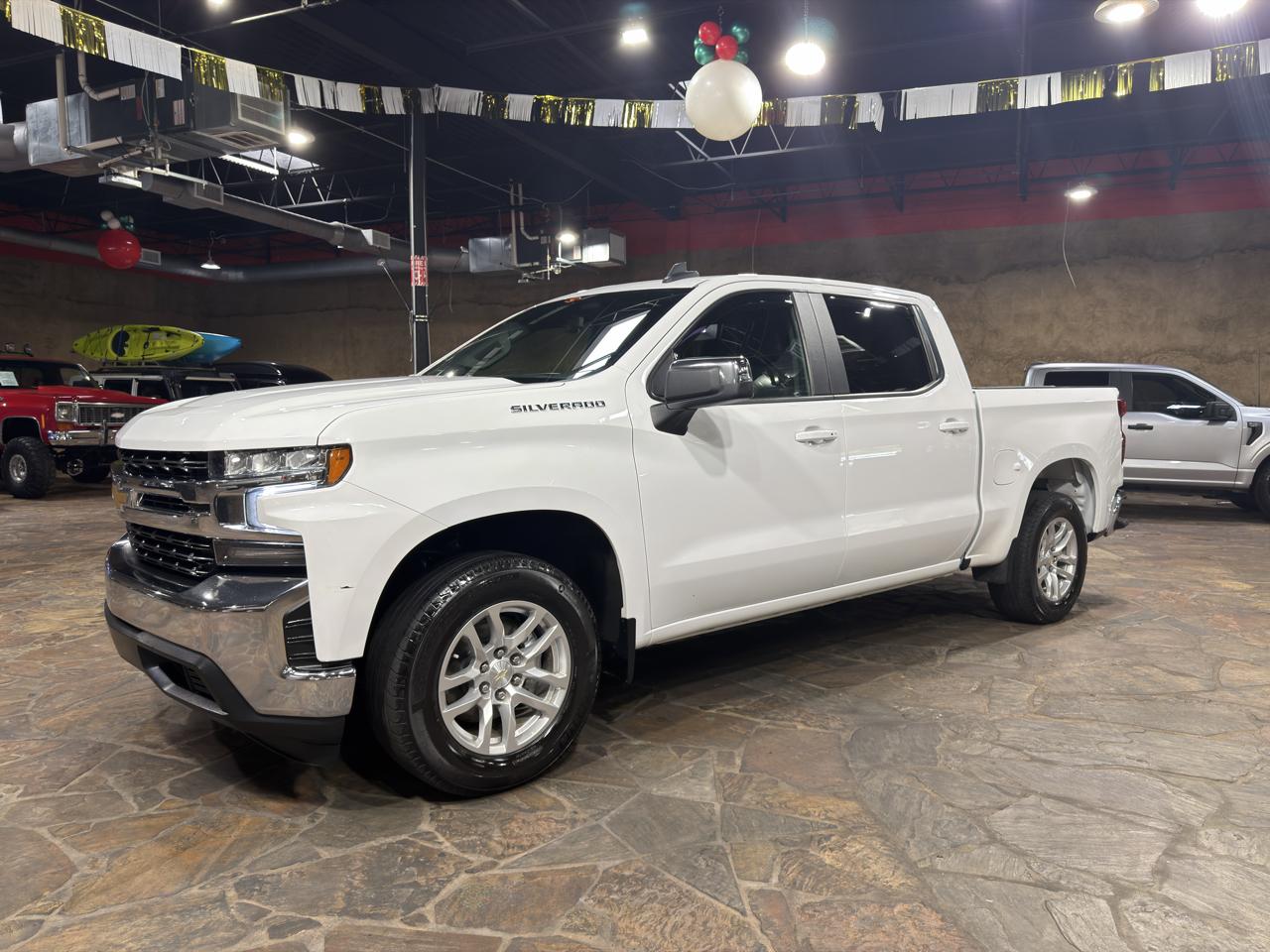 Chevrolet Silverado 1500 2WD Crew Cab 147" LT 2021