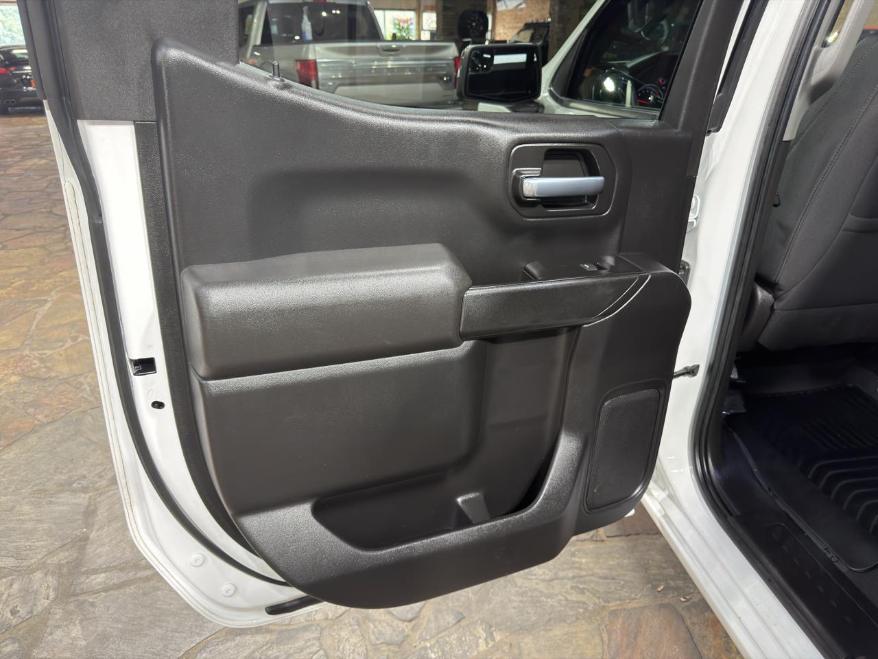 Chevrolet Silverado 1500 2WD Crew Cab 147" LT 2021