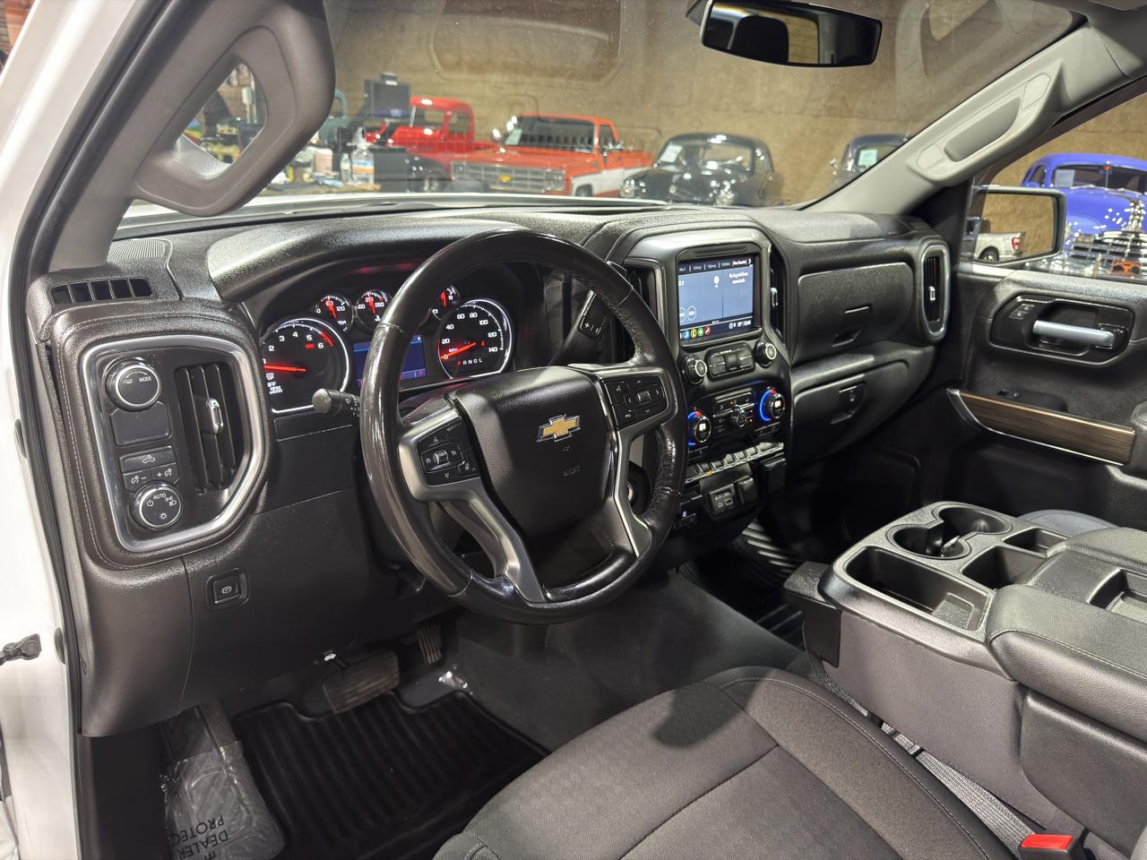 Chevrolet Silverado 1500 2WD Crew Cab 147" LT 2021
