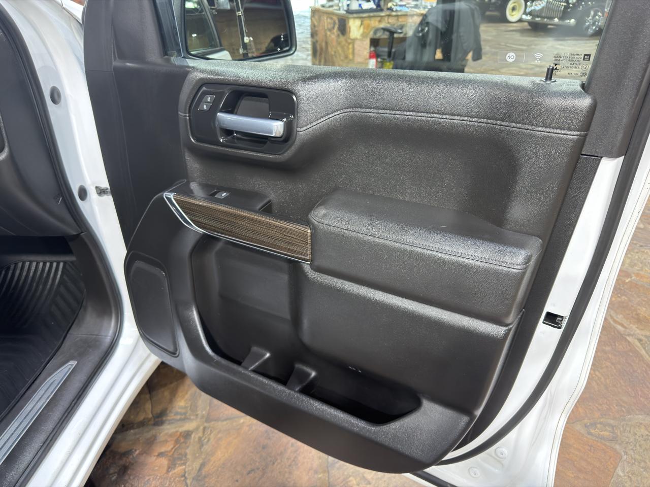 Chevrolet Silverado 1500 2WD Crew Cab 147" LT 2021