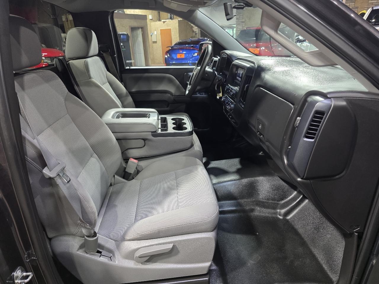 Chevrolet Silverado 1500 2WD Reg Cab 119.0" LS 2015