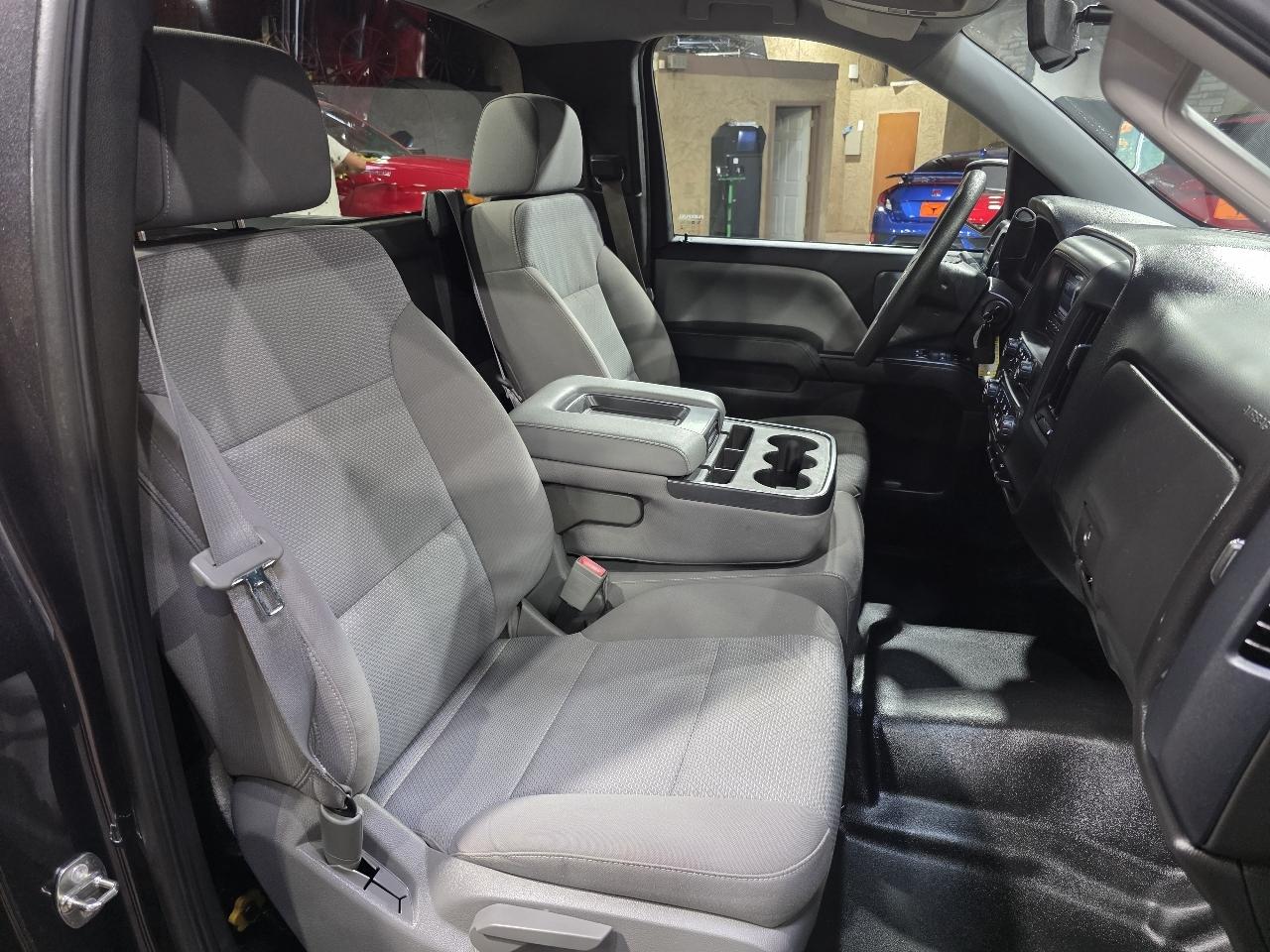 Chevrolet Silverado 1500 2WD Reg Cab 119.0" LS 2015