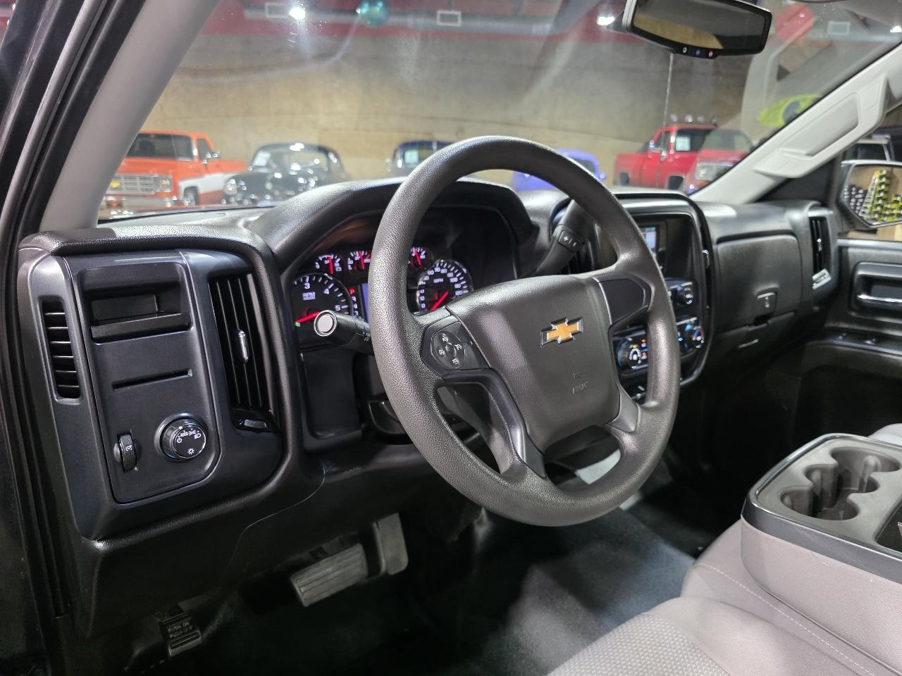 Chevrolet Silverado 1500 2WD Reg Cab 119.0" LS 2015