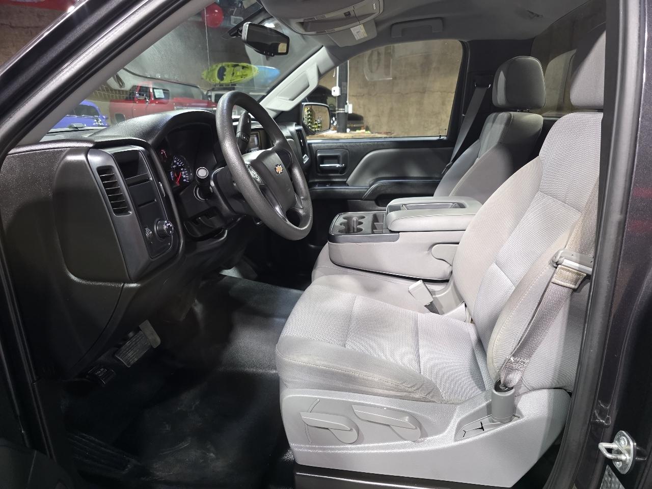 Chevrolet Silverado 1500 2WD Reg Cab 119.0" LS 2015