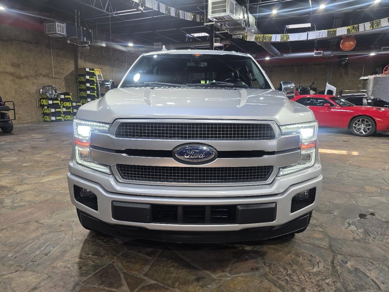 Ford F-150 2WD SuperCrew 145" Platinum 2019