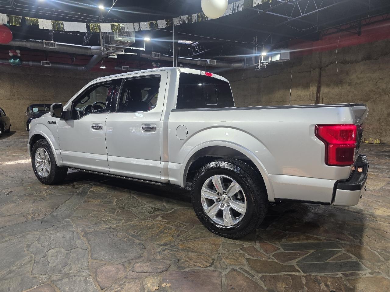 Ford F-150 2WD SuperCrew 145" Platinum 2019