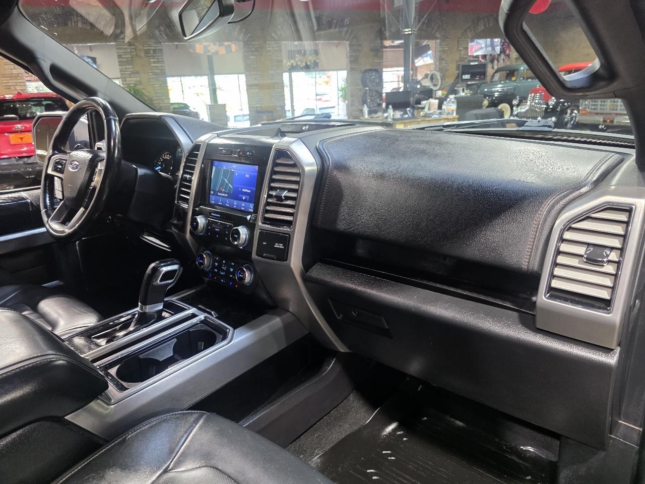 Ford F-150 2WD SuperCrew 145" Platinum 2019