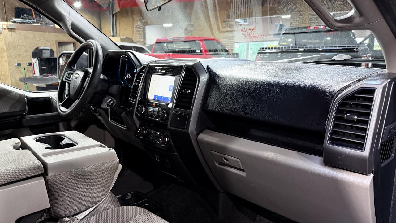 Ford F-150 2WD Reg Cab 122.5" XLT 2019