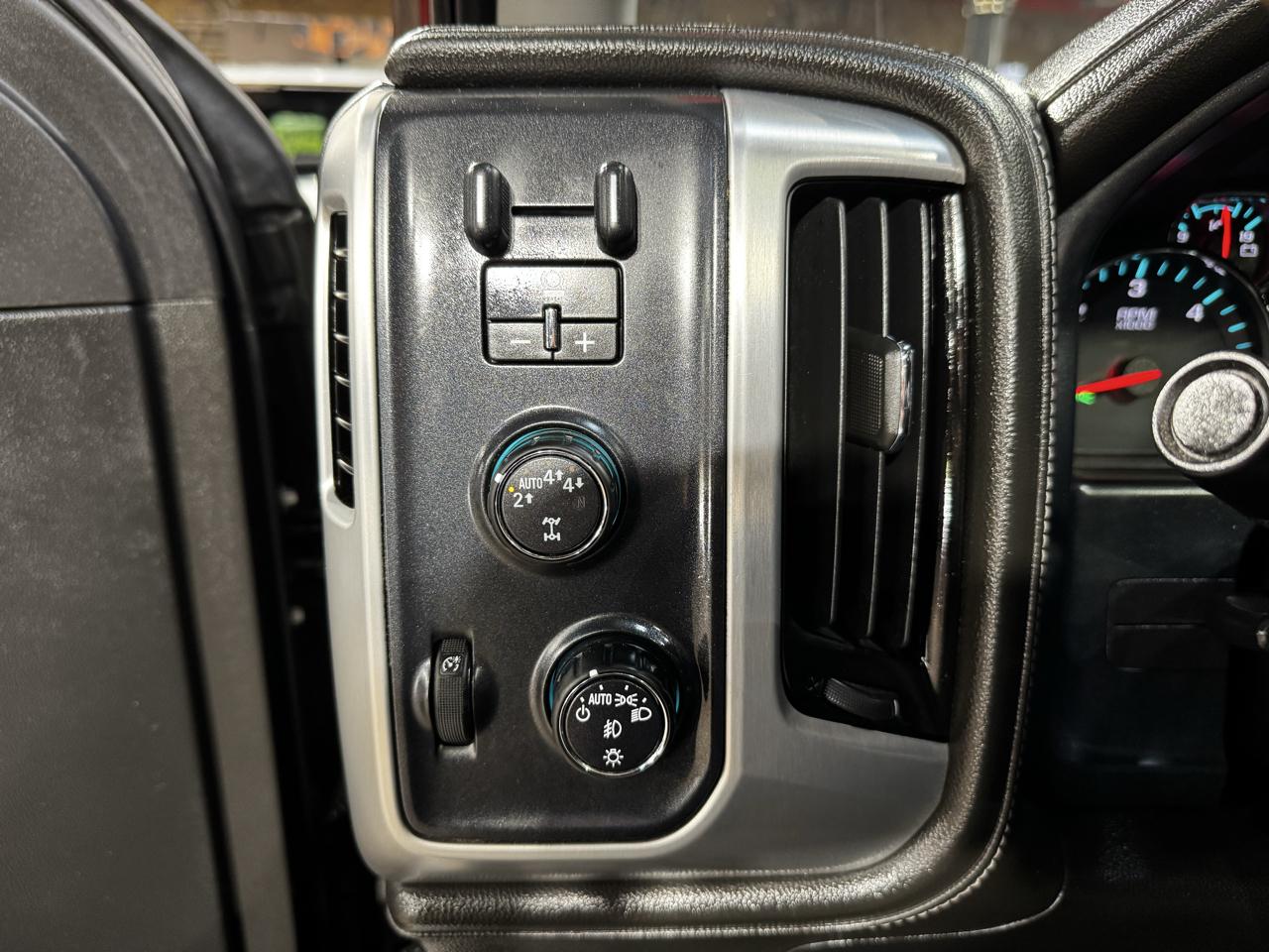 GMC Sierra 1500 4WD Crew Cab 143.5" SLT 2018